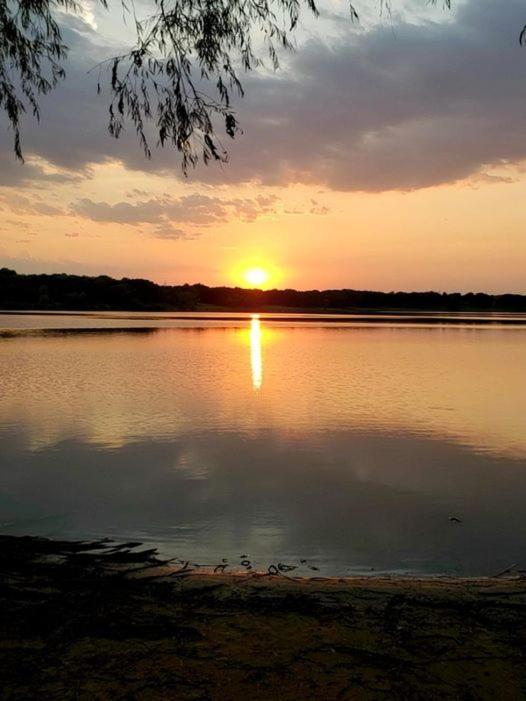 Little Elm Lake Front Cottage מראה חיצוני תמונה