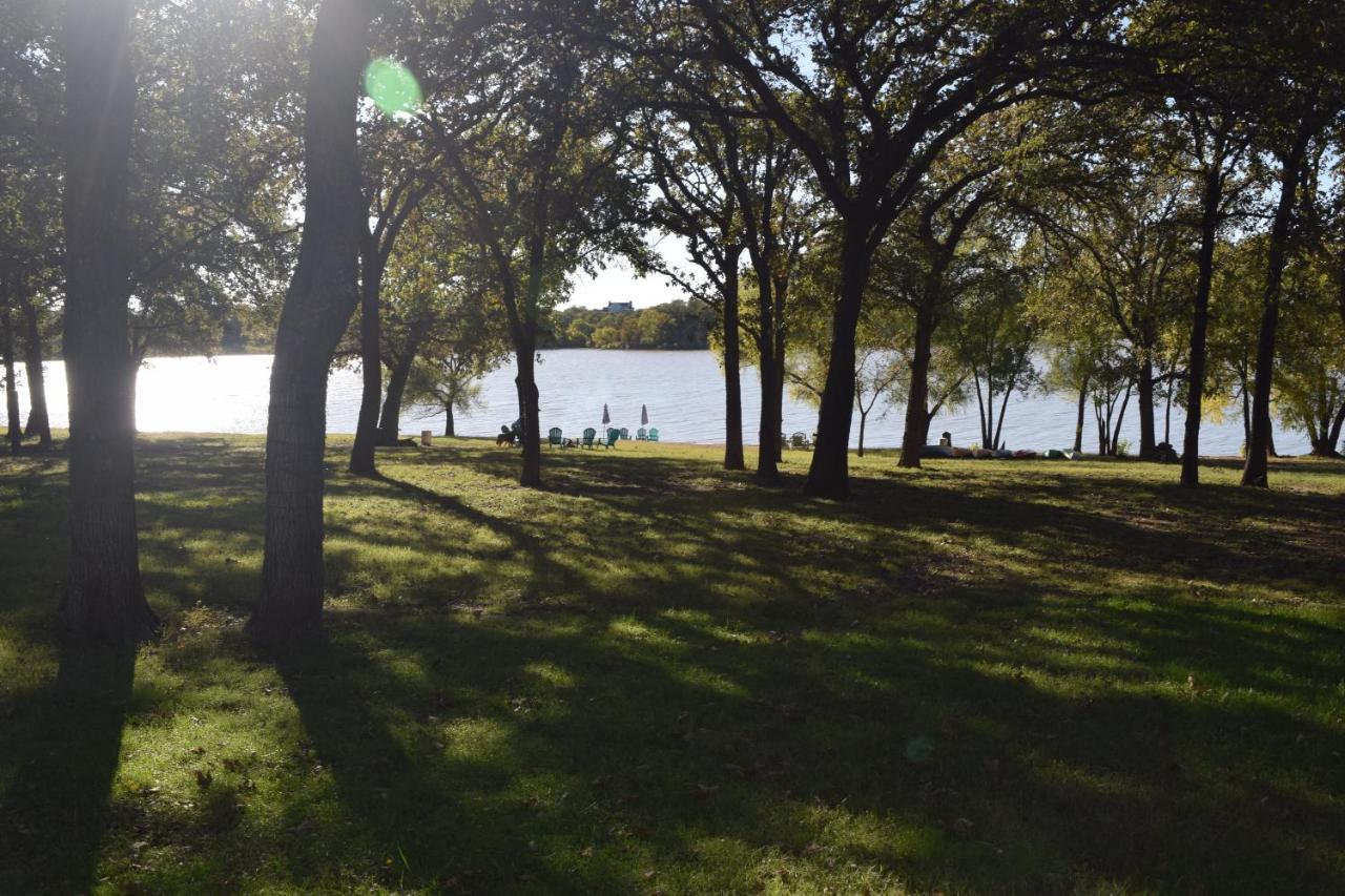 Little Elm Lake Front Cottage מראה חיצוני תמונה
