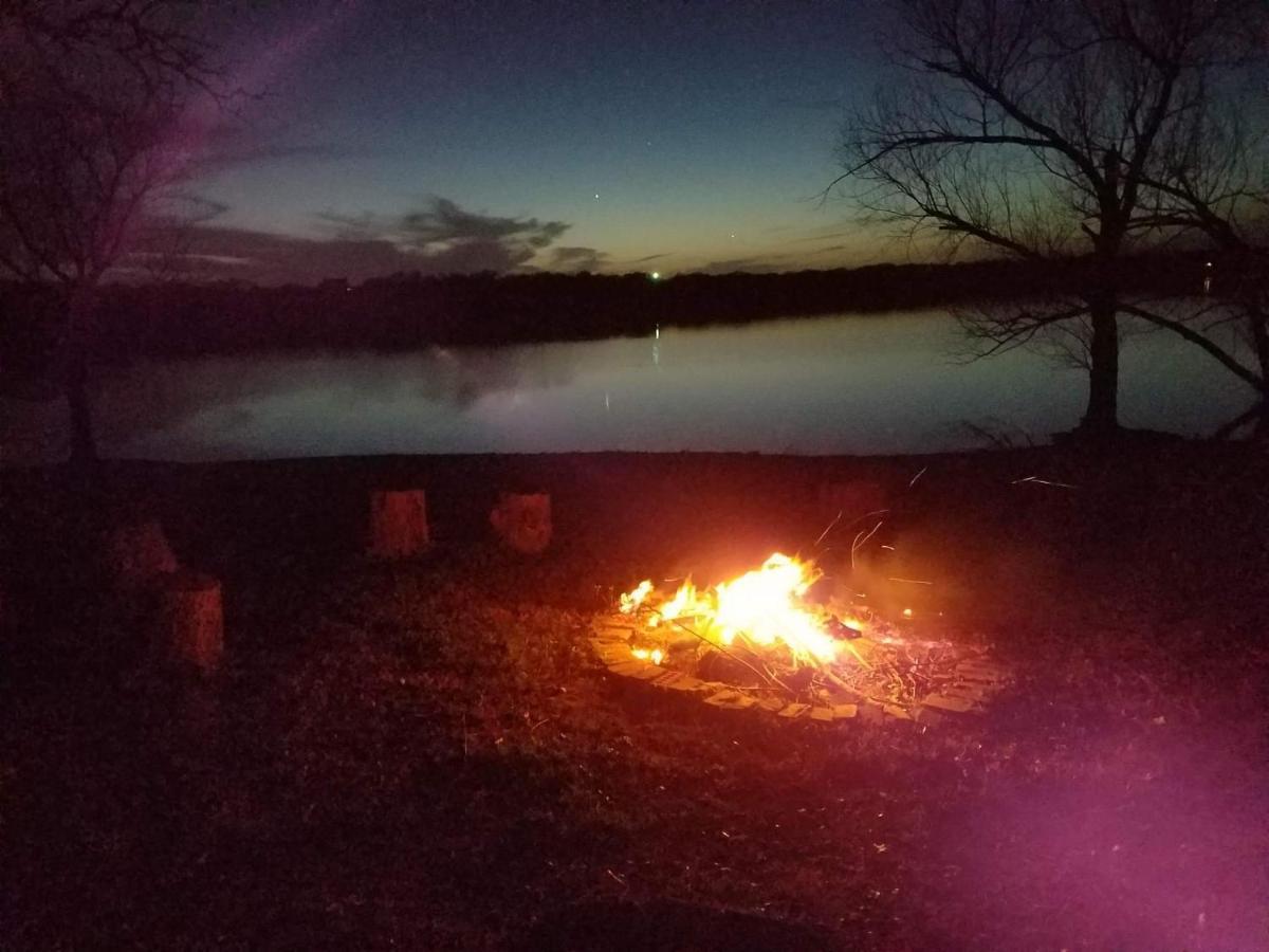 Little Elm Lake Front Cottage מראה חיצוני תמונה